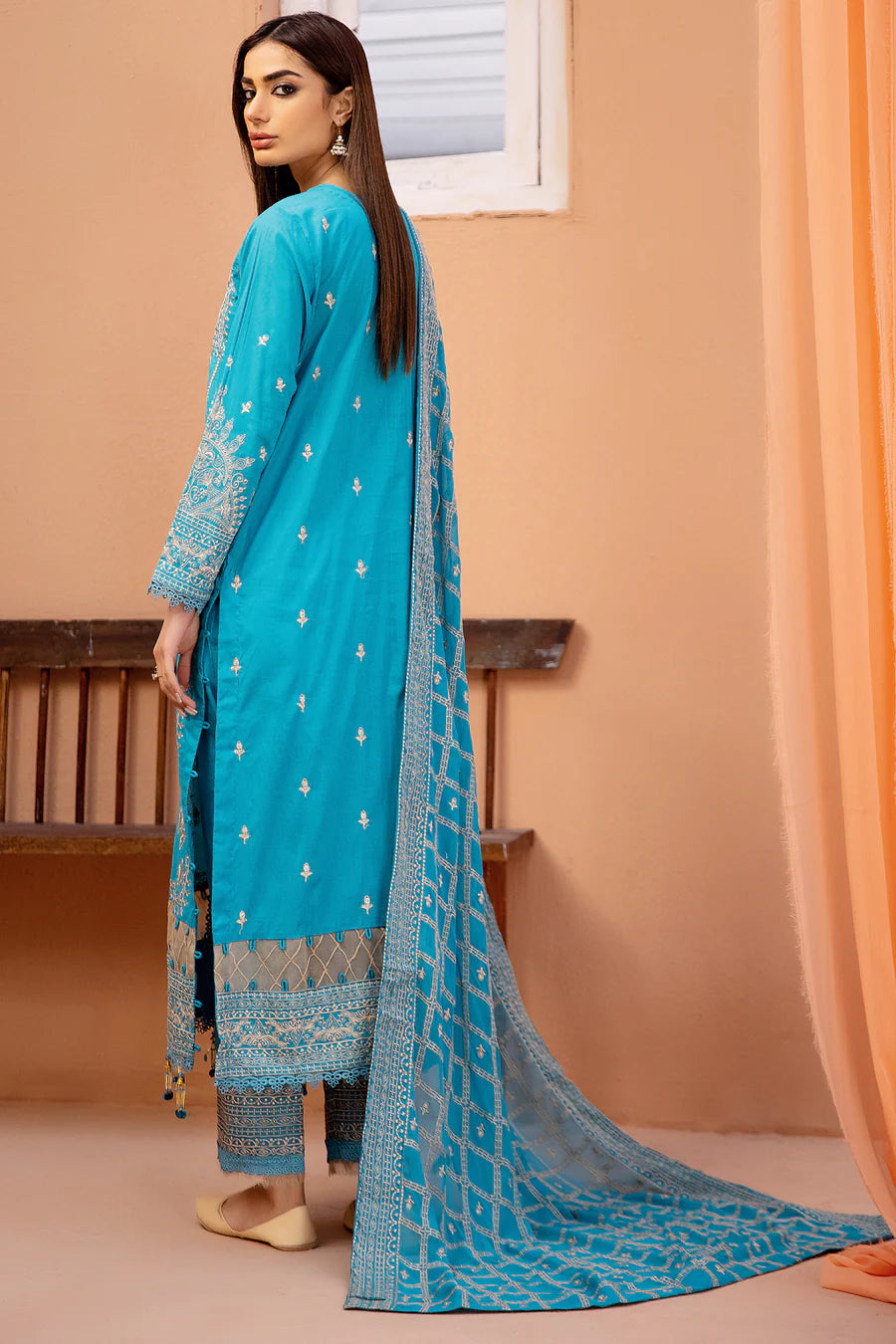 Gulfraz JH-671-FQ embroidered lawn fabric with intricate floral embroidery on light fabric background.