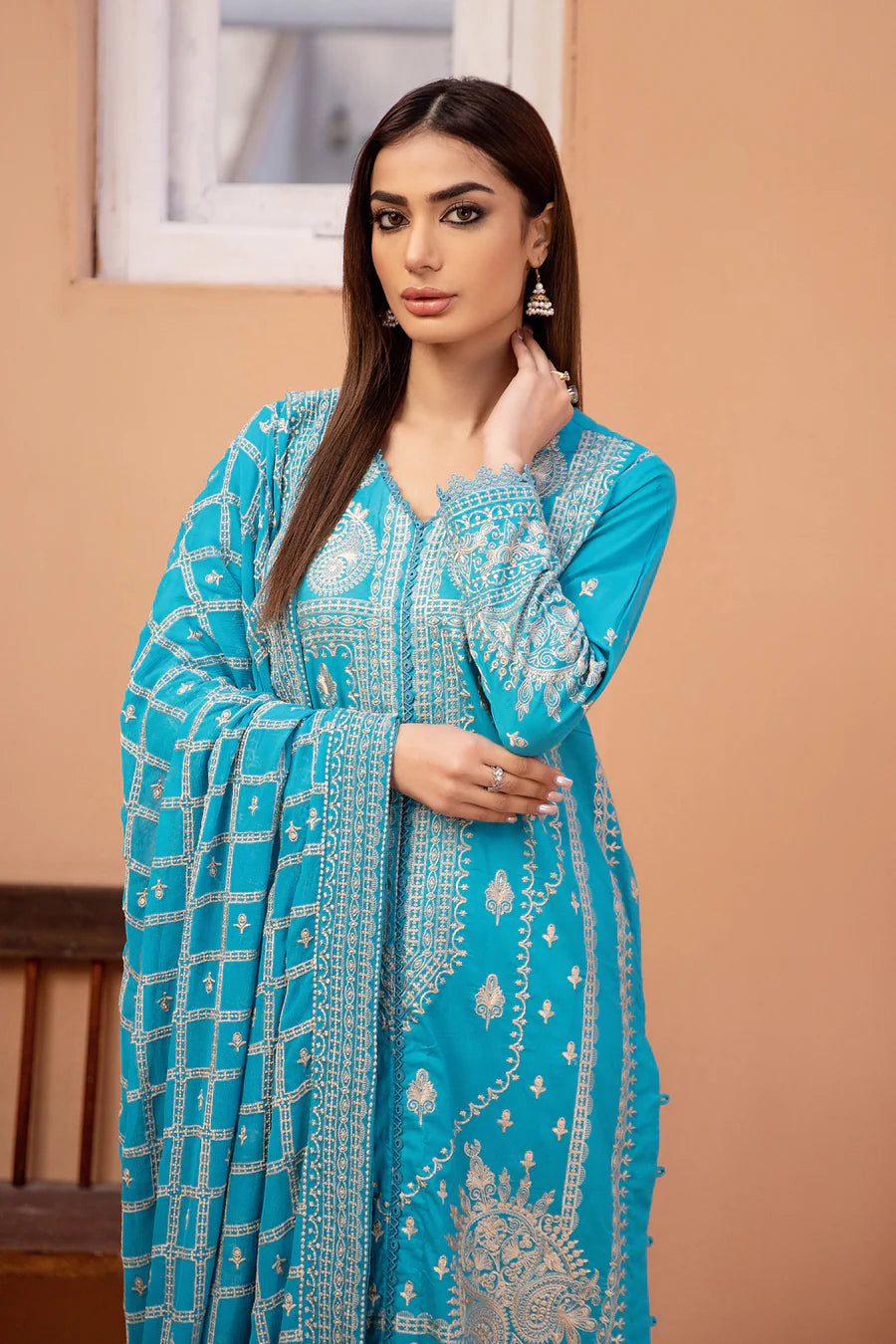 Gulfraz JH-671-FQ embroidered lawn fabric with intricate floral embroidery on soft, lightweight material.