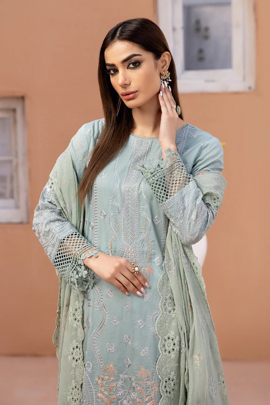 Gulfraz JH-675-FQ embroidered lawn fabric featuring intricate floral embroidery on soft, high-quality lawn material.