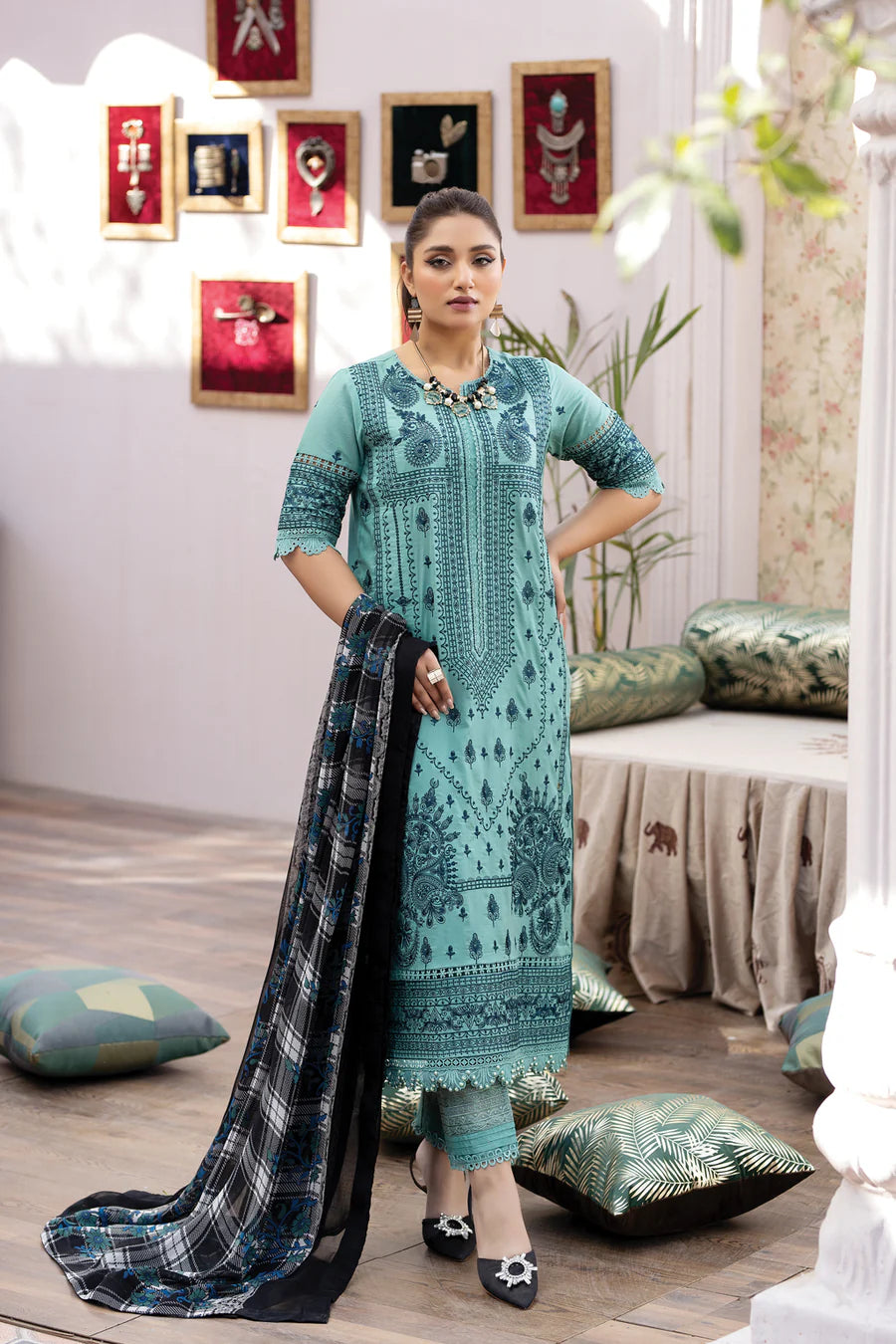 Beautiful Gulfraz RK-329 embroidered lawn fabric with intricate floral embroidery and vibrant colors.