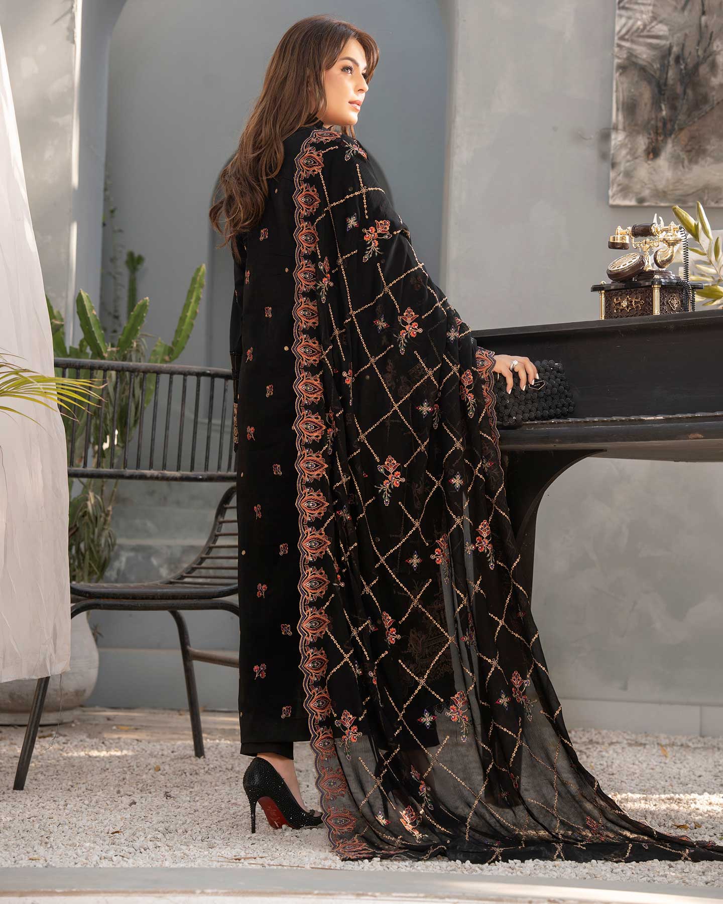 Gulfraz embroidered lawn fabric D 03 with intricate floral embroidery on soft, lightweight material for elegant summer wear.