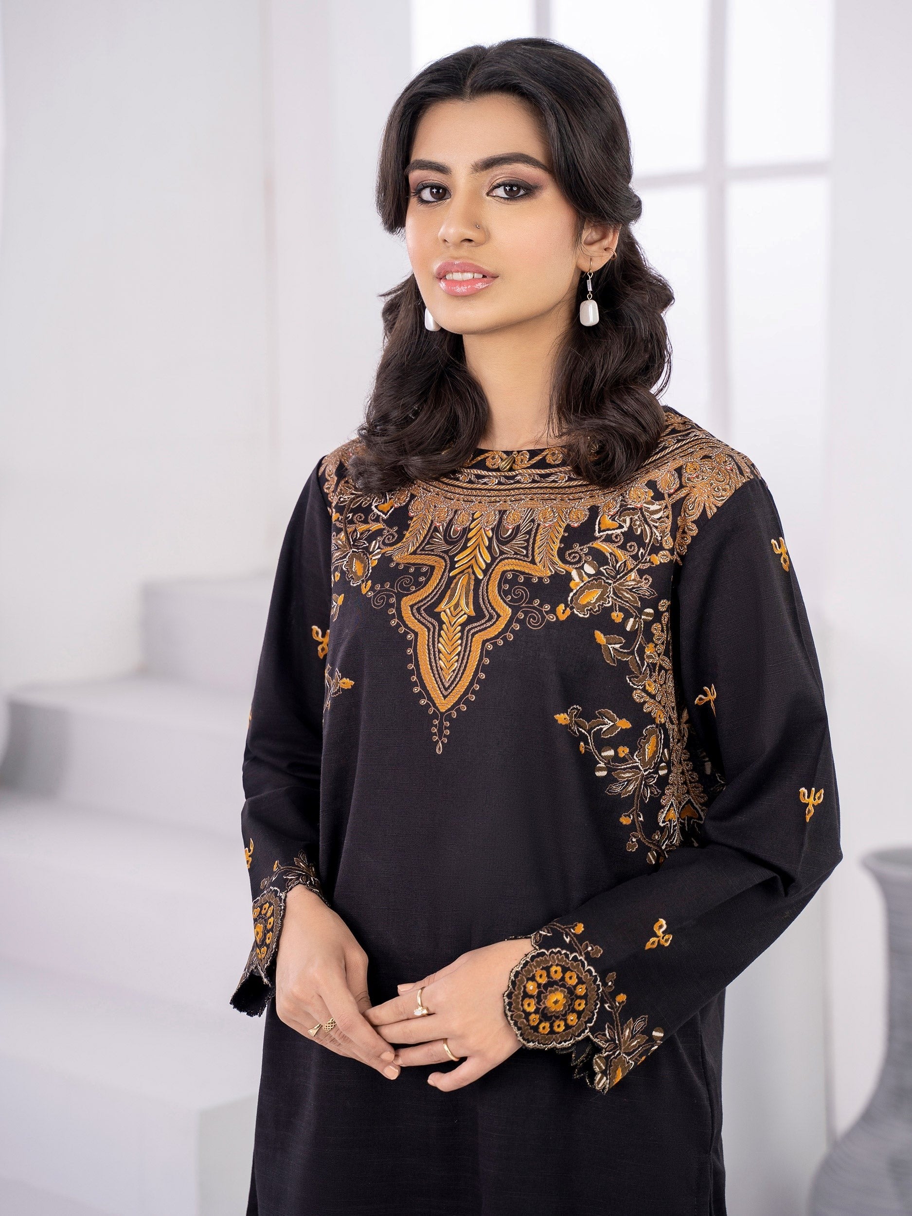 Khaddar 2PC –Printed (Unstitched)